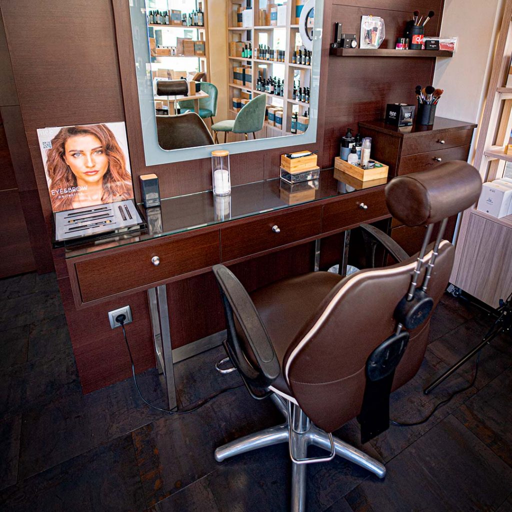 Zona de Maquillaje QUO Estilismo